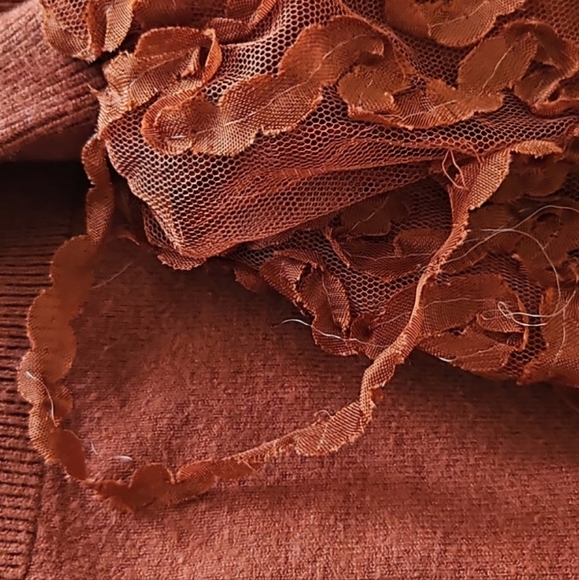 Sioni Milano Mock Neck Mesh Applique Sleeve Detail Sweater Size Large - Picture 12 of 13